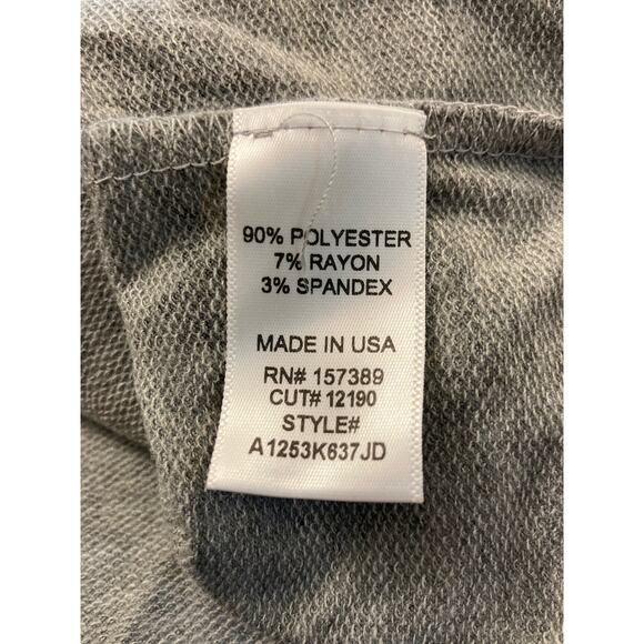 NWT La La Land Soft Long Sleeve Crew Crop Top Sz Large in Gray with Black Stars - Picture 5 of 6